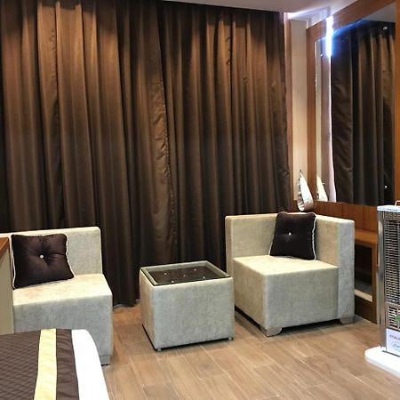 Ameera Hotel Shimla Ngoại thất bức ảnh