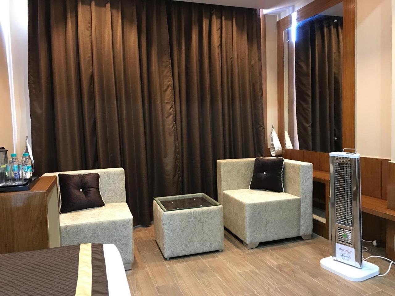 Ameera Hotel Shimla Ngoại thất bức ảnh